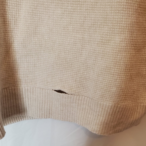 T Tahari Crewneck Sweater in Creme Size Small - Picture 3 of 8